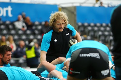 080918 - Ospreys v Edinburgh - GuinnessPro14 - Forwards coach of Ospreys Duncan Jones