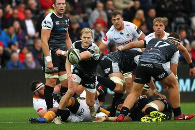 080918 - Ospreys v Edinburgh - GuinnessPro14 - Aled Davies of Ospreys begins another attacking phase