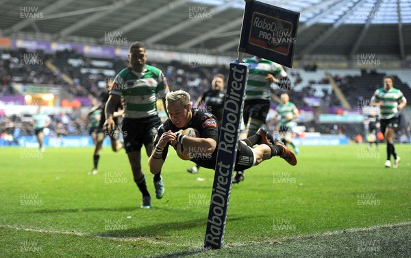 160214 - Ospreys v Treviso - RaboDirect PRO12 -Hanno Dirksen of Ospreys scores try