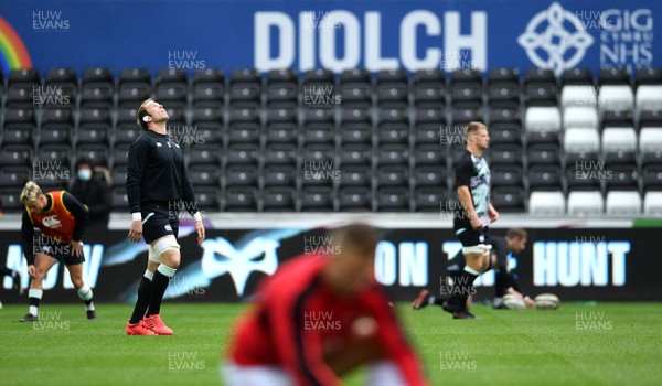 101020 - Ospreys v Ulster - Guinness PRO14 - Alun Wyn Jones of Wales during the warm up