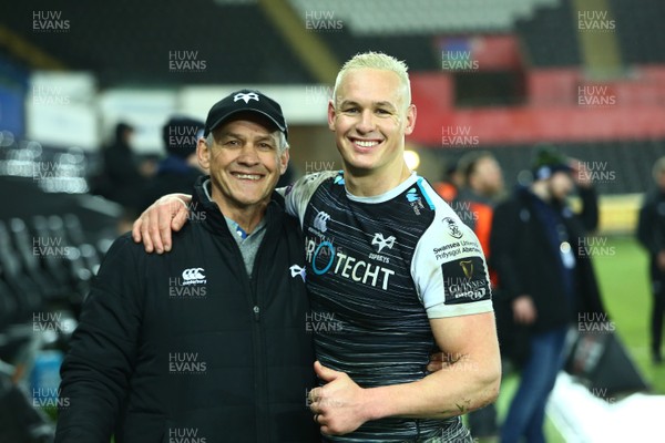 150220 - Ospreys v Ulster - GuinnessPro14 - Hanno Dirksen celebrates at the end of the game with father Hansie 
