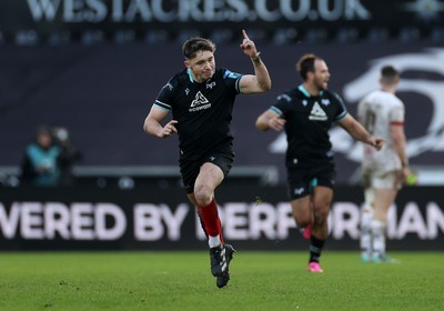 180224 - Ospreys v Ulster - United Rugby Championship - Dan Edwards of Ospreys celebrates kicking a drop goal in the last seconds of the game to win the match