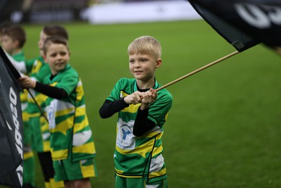 180224 - Ospreys v Ulster - United Rugby Championship - Guard of honour