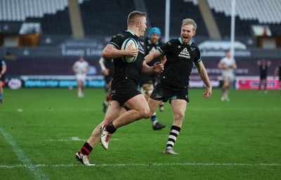 180224 - Ospreys v Ulster, United Rugby Championship - Keiran Williams of Ospreys races in to score try