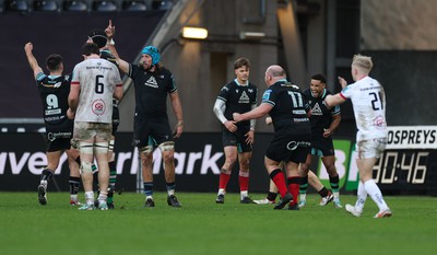 180224 - Ospreys v Ulster, United Rugby Championship - Ospreys celebrate the last gasp win on the final whistle