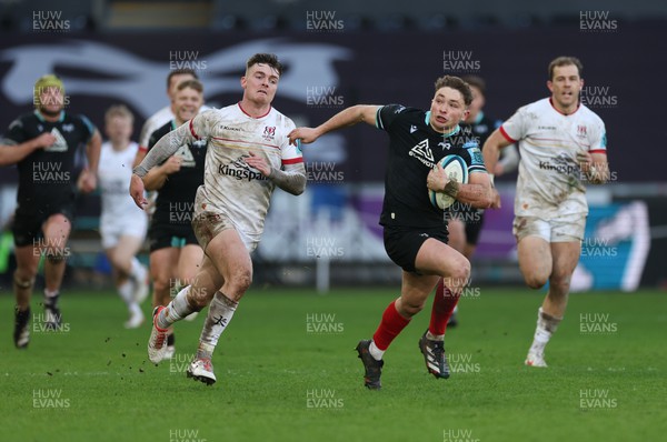 180224 - Ospreys v Ulster, United Rugby Championship - Dan Edwards of Ospreys breaks away to set up a try for Keiran Williams of Ospreys