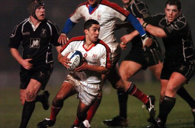 211005 - Ospreys v Ulster - Celtic League - Ulster's Kieran Campbell looks for support