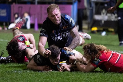 280226 - Ospreys v Ulster Rugby, United Rugby Championship - James Ratti of Ospreys powers over to score try