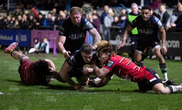280226 - Ospreys v Ulster Rugby, United Rugby Championship - James Ratti of Ospreys powers over to score try