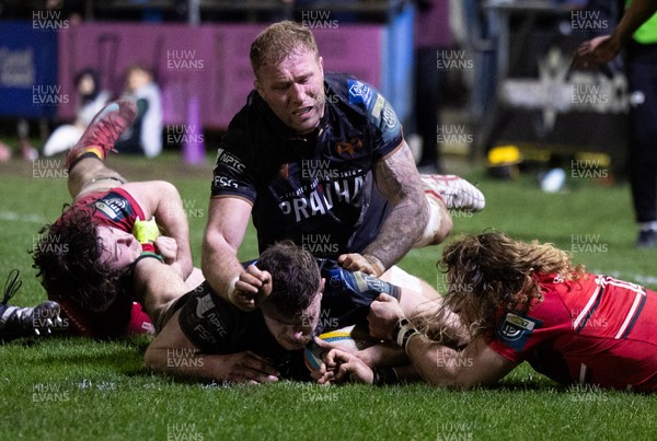 280226 - Ospreys v Ulster Rugby, United Rugby Championship - James Ratti of Ospreys powers over to score try