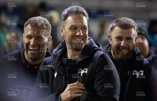 280226 - Ospreys v Ulster Rugby, United Rugby Championship - Ospreys head coach Mark Jones speaks to the team at the end of the match
