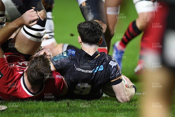 280226 - Ospreys v Ulster - United Rugby Championship - Cormac Foley of Ospreys scores a try