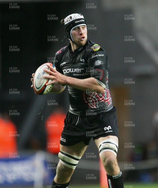 26.10.08 Ospreys v Worcester Ospreys' Ryan Jones... 