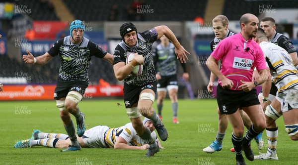 120119 - Ospreys v Worcester Warriors - European Rugby Challenge Cup - James King of Ospreys makes a break