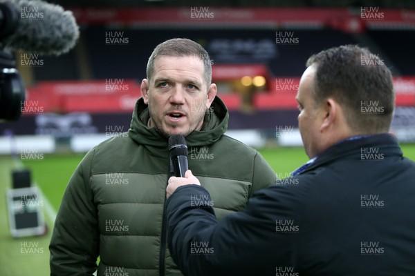 120119 - Ospreys v Worcester Warriors - European Rugby Challenge Cup - Retiring Paul James talks pitch side before the game