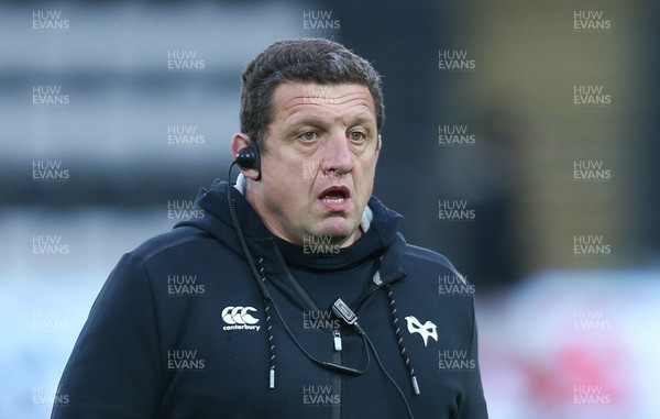 190221 - Ospreys v Zebre, Guinness PRO14 - Ospreys head coach Toby Booth during the warm up