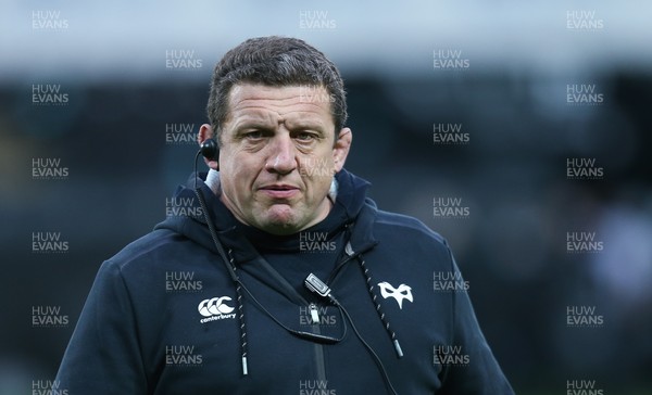 190221 - Ospreys v Zebre, Guinness PRO14 - Ospreys head coach Toby Booth during the warm up