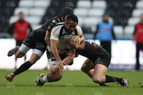 231113 - Ospreys v Zebre, RaboDirect PRO12 - Zebre's Samuela Vunisa is tackled by Ospreys' Matthew Morgan and Ospreys' Ben John