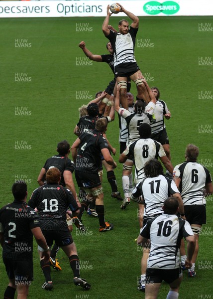 231113 - Ospreys v Zebre, RaboDirect PRO12 - Zebre's Nicola Cattina takes line out ball