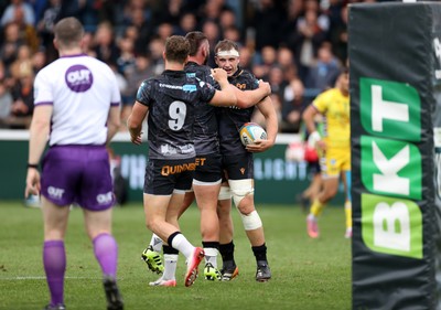 111025 - Ospreys v Zebre Parma - United Rugby Championship - Morgan Morse of Ospreys celebrates scoring a try with team mates