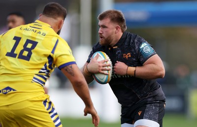 111025 - Ospreys v Zebre Parma - United Rugby Championship - Garyn Phillips of Ospreys 