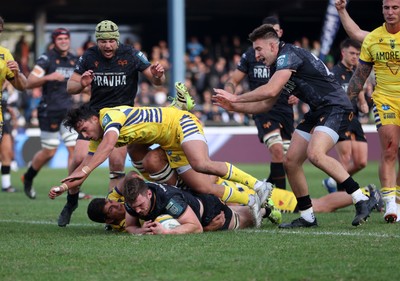 111025 - Ospreys v Zebre Parma - United Rugby Championship - James Ratti of Ospreys gets over the line to score a try