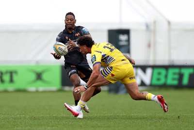 111025 - Ospreys v Zebre Parma - United Rugby Championship - Dan Kasende of Ospreys 