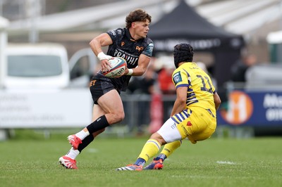111025 - Ospreys v Zebre Parma - United Rugby Championship - Jack Walsh of Ospreys 