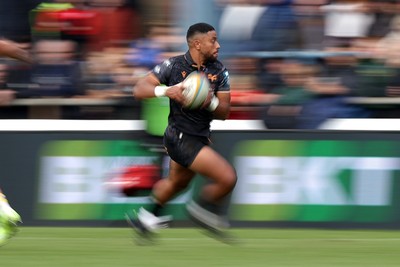 111025 - Ospreys v Zebre Parma - United Rugby Championship - Phil Cokanasiga of Ospreys 