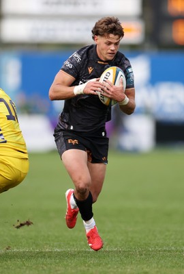 111025 - Ospreys v Zebre Parma - United Rugby Championship - Jack Walsh of Ospreys 