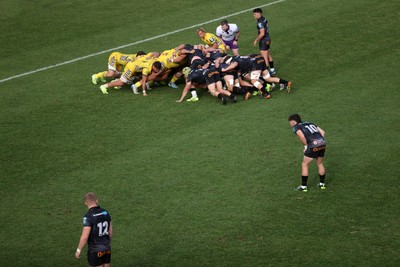 111025 - Ospreys v Zebre Parma - United Rugby Championship - Scrum