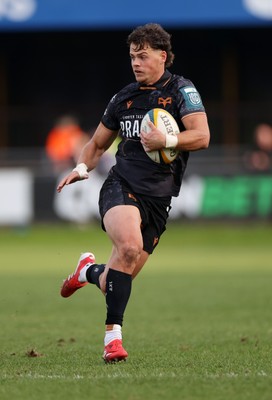 111025 - Ospreys v Zebre Parma - United Rugby Championship - Jack Walsh of Ospreys 