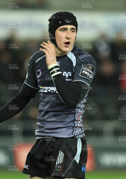 280315 - Ospreys v Zebre - GuinnessPro12 -Sam Davies of Ospreys