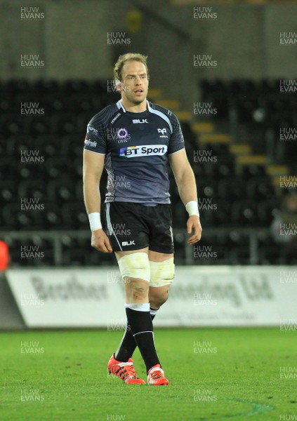 280315 - Ospreys v Zebre - GuinnessPro12 -Alun Wyn Jones of Ospreys