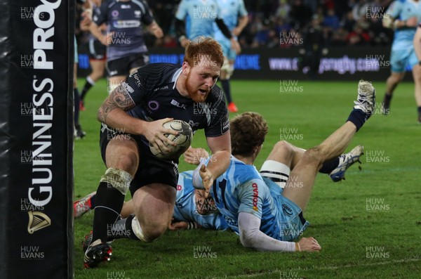 280315 - Ospreys v Zebre Rugby, Guinness PRO12 - Ospreys Dan Baker powers over to score try