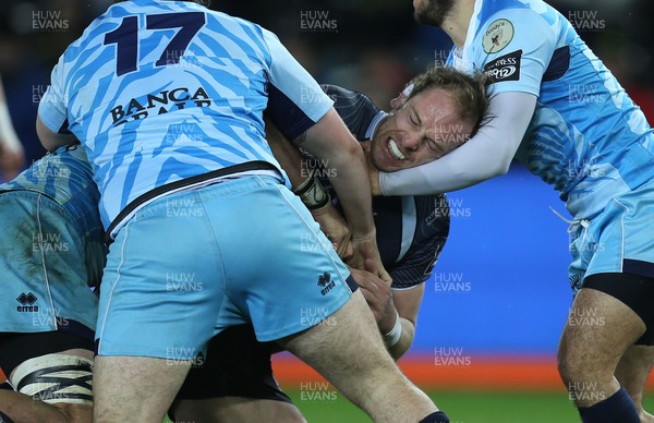 280315 - Ospreys v Zebre Rugby, Guinness PRO12 - Ospreys Alun Wyn Jones is wrapped up by the Zebre defence