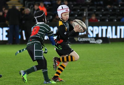 280315 - Ospreys v Zebre Rugby, Guinness PRO12 - Action from the Half Time Tag matches