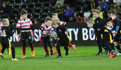 280315 - Ospreys v Zebre Rugby, Guinness PRO12 - Action from the Half Time Tag matches
