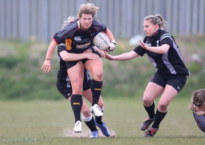 28.04.10 - Ospreys Women v Dragons Women -  Dragons Mared Evans charges forward 