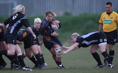 28.04.10 - Ospreys Women v Dragons Women -  Dragons Jamie Kift charges forward 