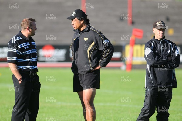 10.08.10 - Ospreys v Ospreys Regional XV. Ospreys Jonathan Humpries, Filo Tiatia and Gruff Rees. 