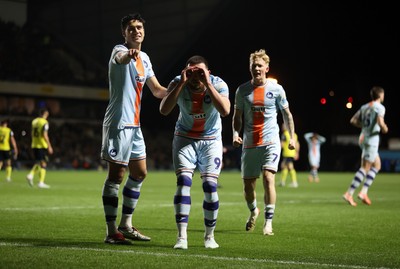 291225 - Oxford United v Swansea City - SkyBet Championship - Zan Vipotnik of Swansea City celebrates scoring a goal
