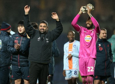 291225 - Oxford United v Swansea City - SkyBet Championship - Swansea City Manager Vitor Matos celebrates with fans at full time