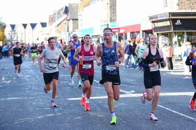 051025 - Oysho Cardiff Half Marathon - The race route passes through Albany Road, Roath