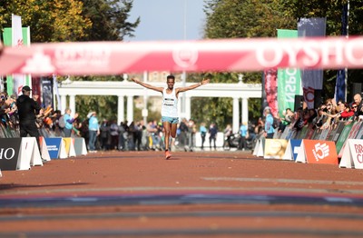 051025 - Oysho Cardiff Half Marathon - Winner of the men’s race Yismaw Dillu