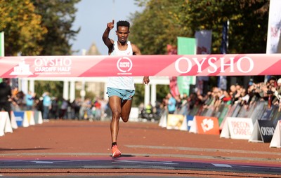 051025 - Oysho Cardiff Half Marathon - Winner of the men’s race Yismaw Dillu