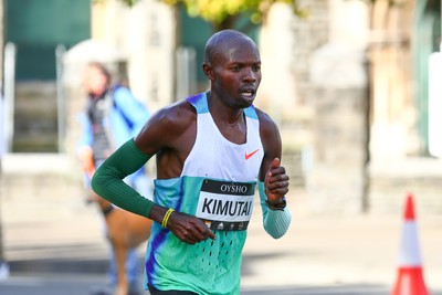 051025 - Oysho Cardiff Half Marathon - The race route passes through Albany Road, Roath