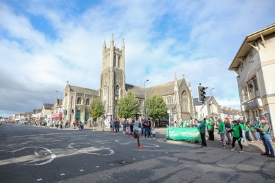 051025 - Oysho Cardiff Half Marathon - The race route passes through Albany Road, Roath