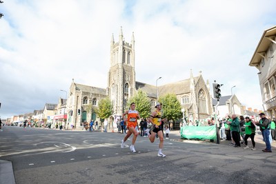 051025 - Oysho Cardiff Half Marathon - The race route passes through Albany Road, Roath