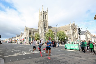 051025 - Oysho Cardiff Half Marathon - The race route passes through Albany Road, Roath